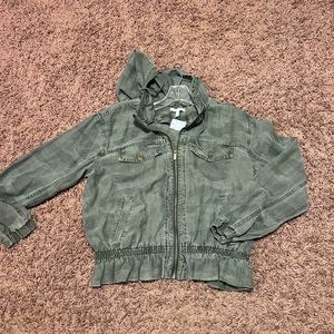 Maurice’s Olive Green Camo Cropped Hooded Zip Jacket